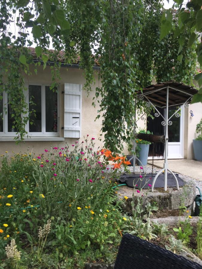 Le Gite Du Petit Renard: A Tranquil Gite With Pool Oradour-Saint-Genest Екстер'єр фото