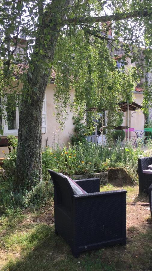 Le Gite Du Petit Renard: A Tranquil Gite With Pool Oradour-Saint-Genest Екстер'єр фото